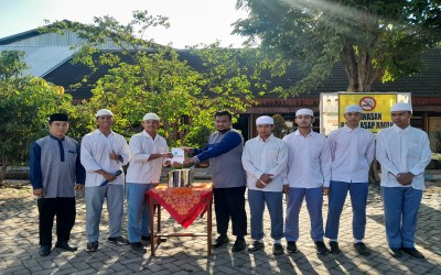 Gelakkan Gerakan Literasi Sekolah,  Organisasi MPK MA Al Irsyad Ajak Santri Berdonasi Buku.