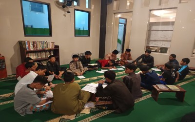 SUKSESKAN DAN DUKUNG PROGRAM MADRASAH, KEASRAMAAN BERI PROGRAM BELAJAR BERSAMA SANTRI